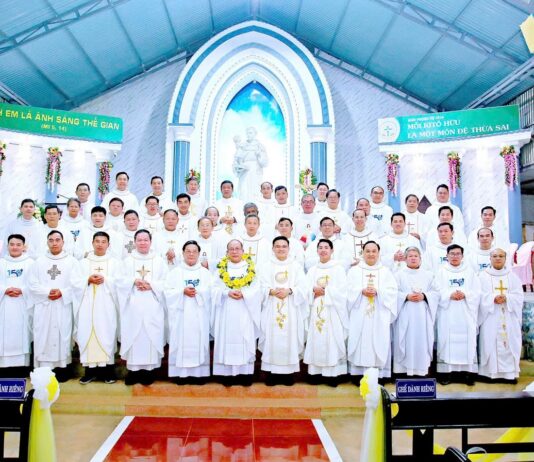 Kỷ niệm 20 năm hồng ân linh mục của cha Phêrô Nguyễn Trọng Hiếu, SVD