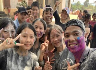 Bước Đi Theo Thầy