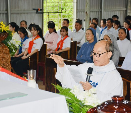 THÁNH LỄ BỔ NHIỆM CHA QUẢN XỨ VÀ CHA PHÓ XỨ TẠI GIÁO XỨ ANTÔN
