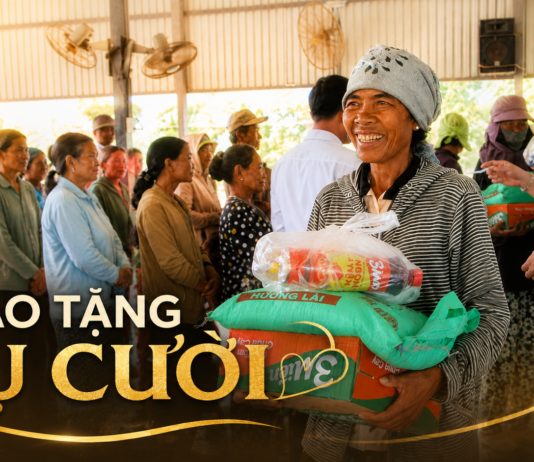 TRAO TẶNG NỤ CƯỜI