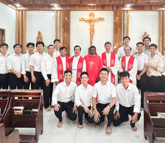 MỘT TUẦN KHỞI ĐỘNG CHO MỘT HÀNH TRÌNH MỚI