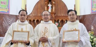 GIÁO XỨ KIM CƯƠNG: THÁNH LỄ TRAO SỨ VỤ CHO TÂN QUẢN XỨ VÀ TÂN PHÓ XỨ