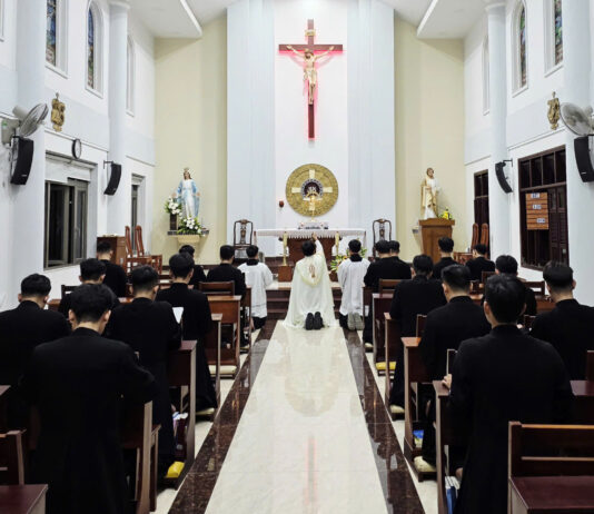 “Trở về với đời sống nội tâm và sự hiện hữu của Thiên Chúa”